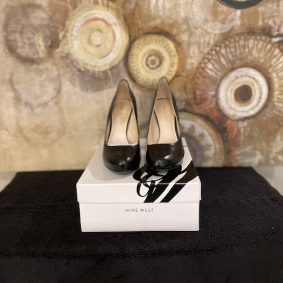 Nine West - Desired - Size 7 Color - Black - Picture 1 of 8